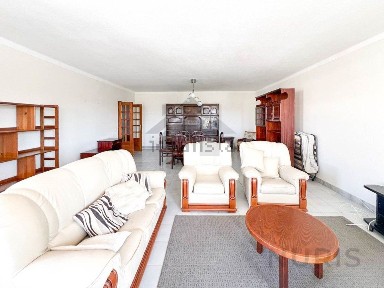 Arrendamento de apartamento T2 na Rua da Vila Rosa