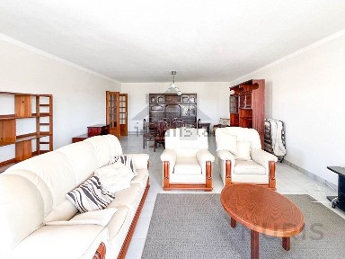 Arrendamento de apartamento T2 na Rua da Vila Rosa