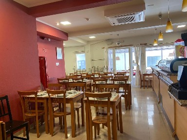 Espaço comercial ou armazém à venda na Praça dos Navegantes