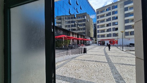 Espaço comercial à venda na Rua António Alçada Baptista, 2