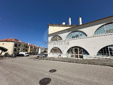 Espaço comercial à venda em Malveira e São Miguel de Alcainça
