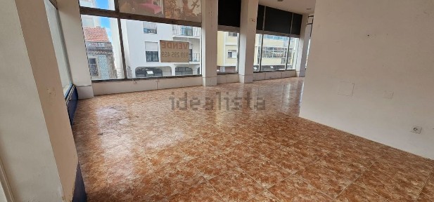 Espaço comercial à venda em Sacavém e Prior Velho