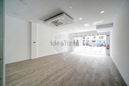 Espaço comercial à venda na Rua Manuel Ferreira