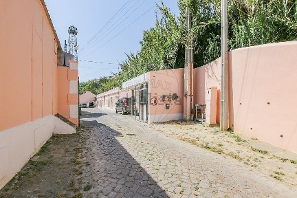 Armazém à venda na Rua da Boavista