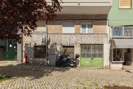 Armazém à venda na Rua Dom Tomás de Melo Breyner