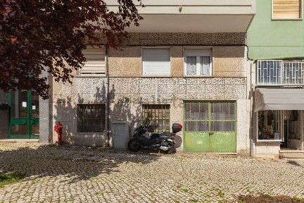 Armazém à venda na Rua Dom Tomás de Melo Breyner