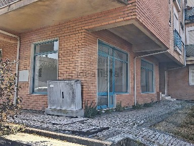Arrendamento de espaço comercial na Rua da Fonte do Rendeiro