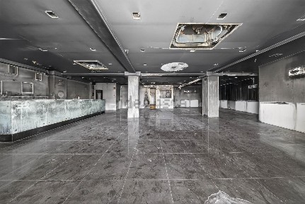 Espaço comercial à venda na Rua do Conde de Redondo