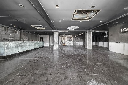 Espaço comercial à venda na Rua do Conde de Redondo