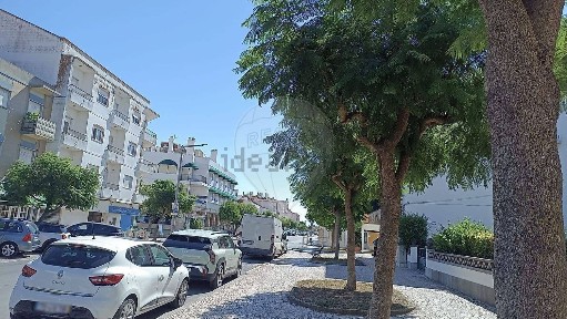 Moradia independente à venda na Avenida Doutor Roberto Ferreira Fonseca