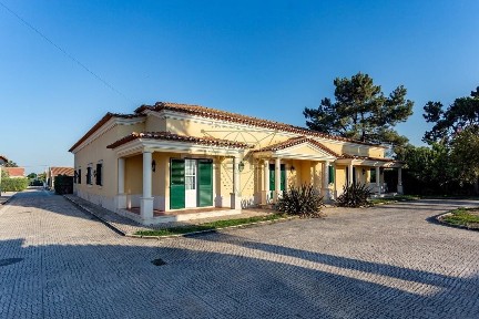Moradia independente à venda em Az. do Contador, 54