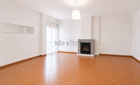 Apartamento T3 à venda na Rua Nova do Outeiro