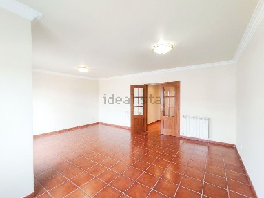 Apartamento T3 à venda na Rua do Rosmaninho s/n