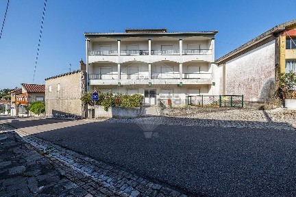Apartamento T2 à venda na Rua Filarmónica Primeiro de Dezembro