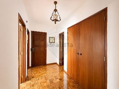 Apartamento T2 à venda no Beco das Eirinhas
