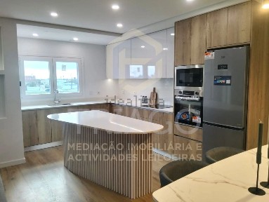 Apartamento T3 à venda na Rua das Vinhas Velhas, 9