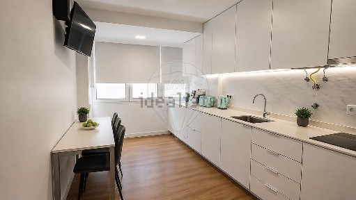 Apartamento T3 à venda na Rua Doutor Albano Rodrigues