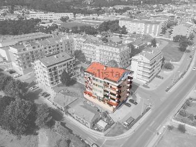 Apartamento T3 à venda na Rua Casa da Criança