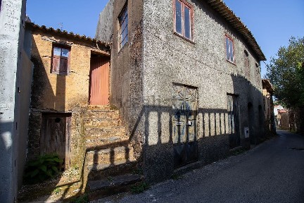 Moradia independente à venda em Miranda do Corvo