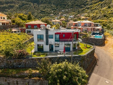Moradia independente à venda em Terra Chã