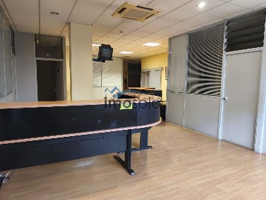 Espaço comercial à venda no Centro de Oliveira de Azeméis