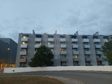 Apartamento T0 à venda na Rua Professor Manuel Estudante Silva
