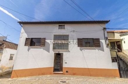 Moradia independente à venda na Rua de São João