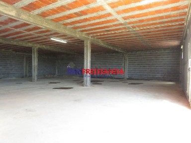 Arrendamento de armazém em Freixianda - Ribeira do Fárrio - Formigais