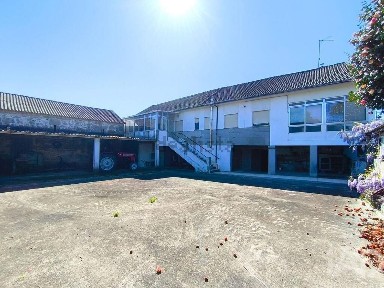 Moradia independente à venda em Alvarães