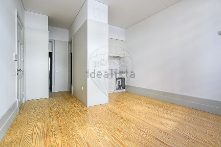 Arrendamento de apartamento T1 na Rua de Camões