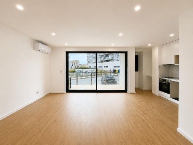 Arrendamento de apartamento T3 na Rua António Sousa Neves, 20