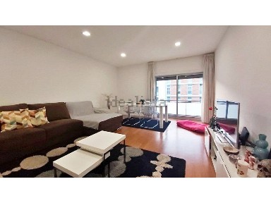Arrendamento de apartamento T2 na Rua Manuel Vieira Neves da Cruz, 21