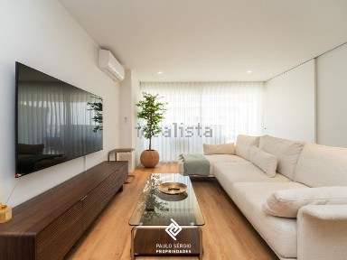 Arrendamento de apartamento T2 na Rua de Pinto Mourão