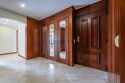 Arrendamento de apartamento T3 na Combatentes - Costa Cabral