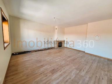 Arrendamento de apartamento T3 na Rua Nova do Seixo