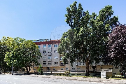 Arrendamento de apartamento T2 na Avenida dos Descobrimentos