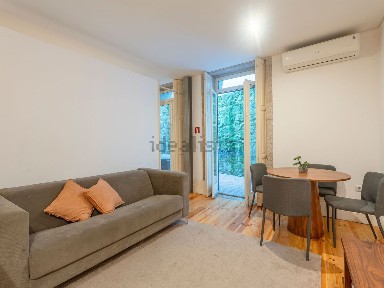 Arrendamento de apartamento T1 na Rua do Cativo, 34