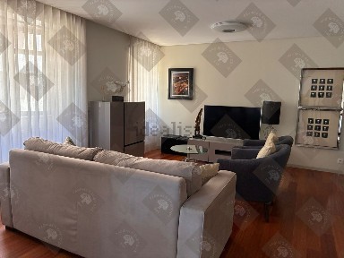 Arrendamento de apartamento T2 na Rua de Sá da Bandeira