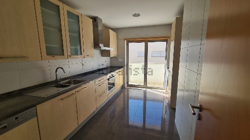Arrendamento de apartamento T2 na Rua da Fitela