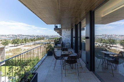 Arrendamento de apartamento T4 na Rua da Pedra do Cão