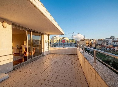 Arrendamento de apartamento T1 na Rua de João de Deus, 115