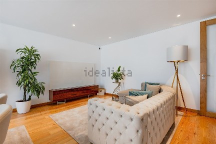 Arrendamento de apartamento T2 na Rua Fernando Lanhas s/n
