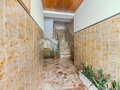 Arrendamento de apartamento T3 na Rua Nuno Álvares