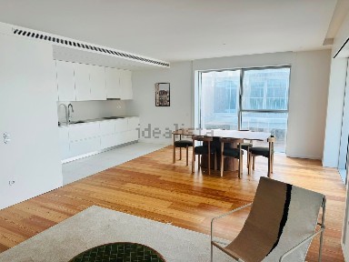 Arrendamento de apartamento T2 na Rua da Pedra do Cão