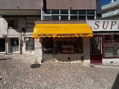 Espaço comercial à venda na Rua Luís de Camões, 10