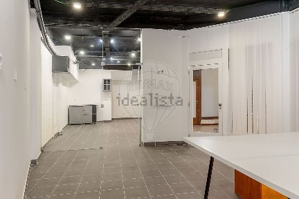 Espaço comercial à venda na Rua do Clube Recreativo da Ramalha