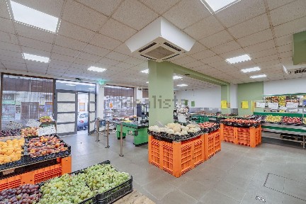 Espaço comercial à venda na Rua Casa do Povo, 32
