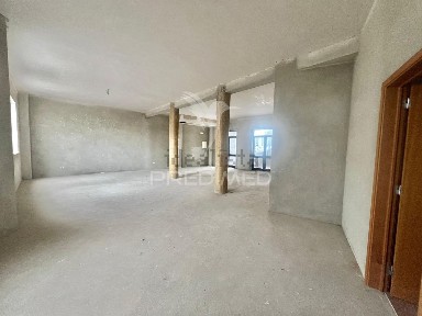Espaço comercial à venda em Alhos Vedros