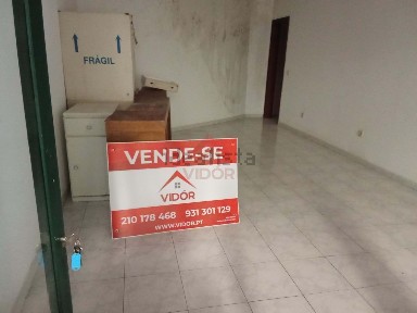 Espaço comercial à venda na Baixa da Banheira
