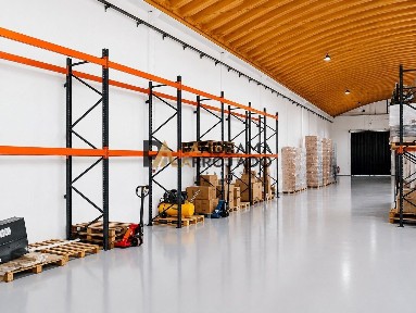 Espaço comercial à venda na Casal do Marco